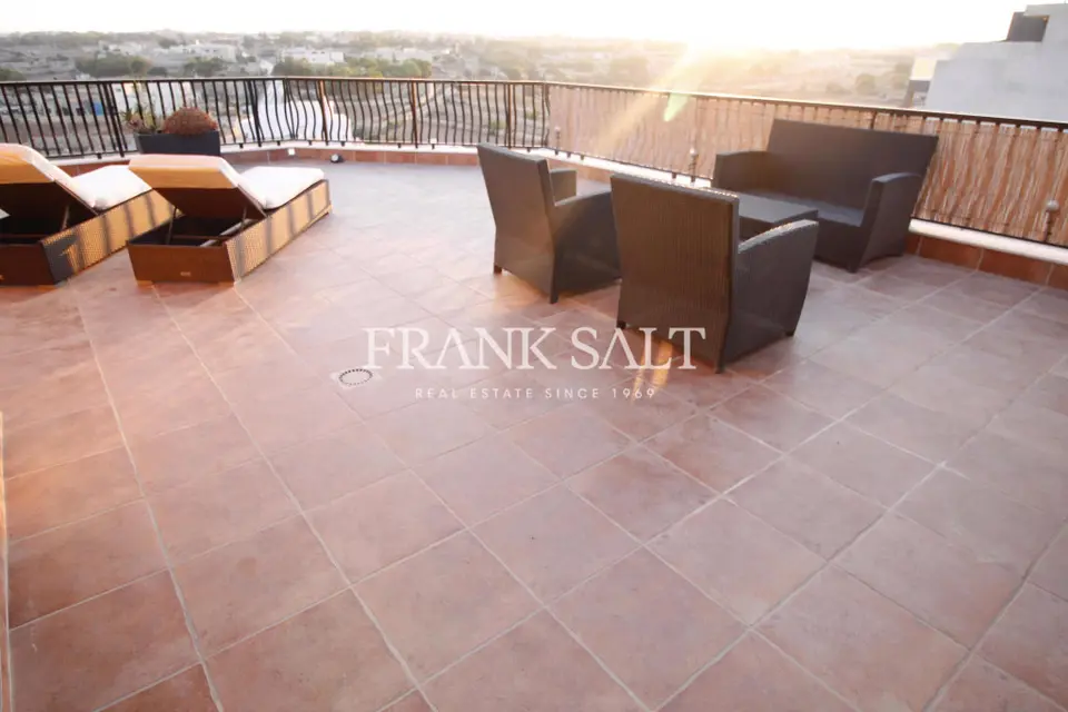 Marsascala, Furnished Penthouse
