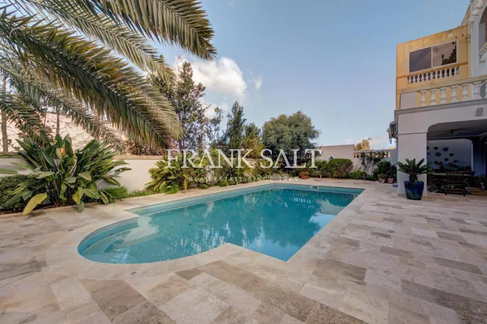 Madliena, Semi-detached Villa