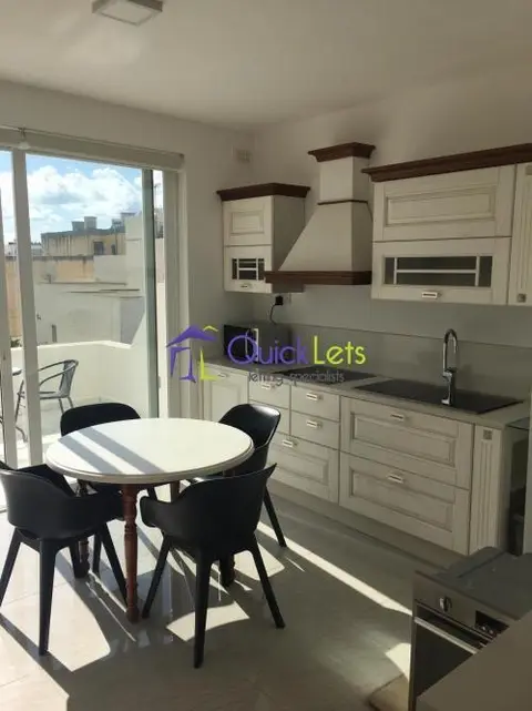 2 bedroom Penthouse to rent in San Gwann