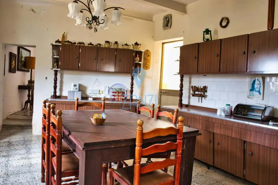 7 bedroom Townhouse for sale in Gozo - Ghajnsielem
