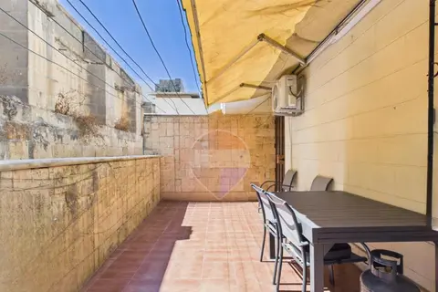 3 Bedroom Maisonette For Sale in Santa Venera