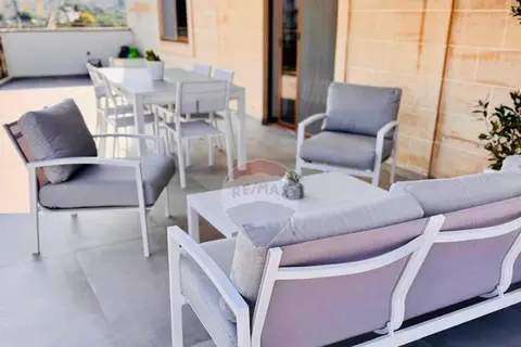 3 Bedroom Maisonette For Sale in Swieqi
