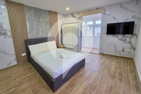 7 Bedroom Maisonette For Sale in Hamrun