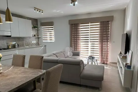 2 Bedroom Apartment To Rent in San Gwann