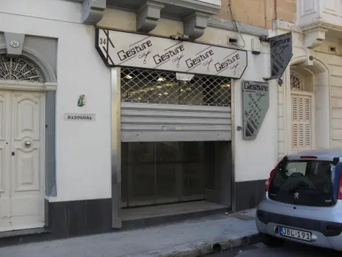 Retail / Shops / Clinic for sale in Paola