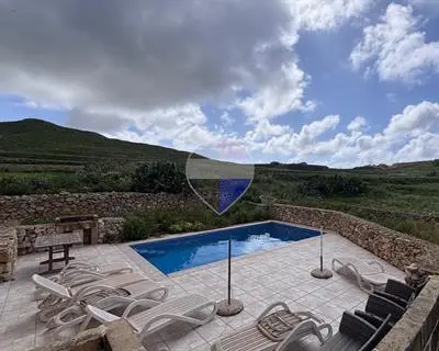 4 bedroom Farmhouse for sale in Gozo - San Lawrenz