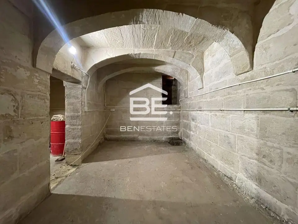 7 bedroom Townhouse for sale in Rabat
