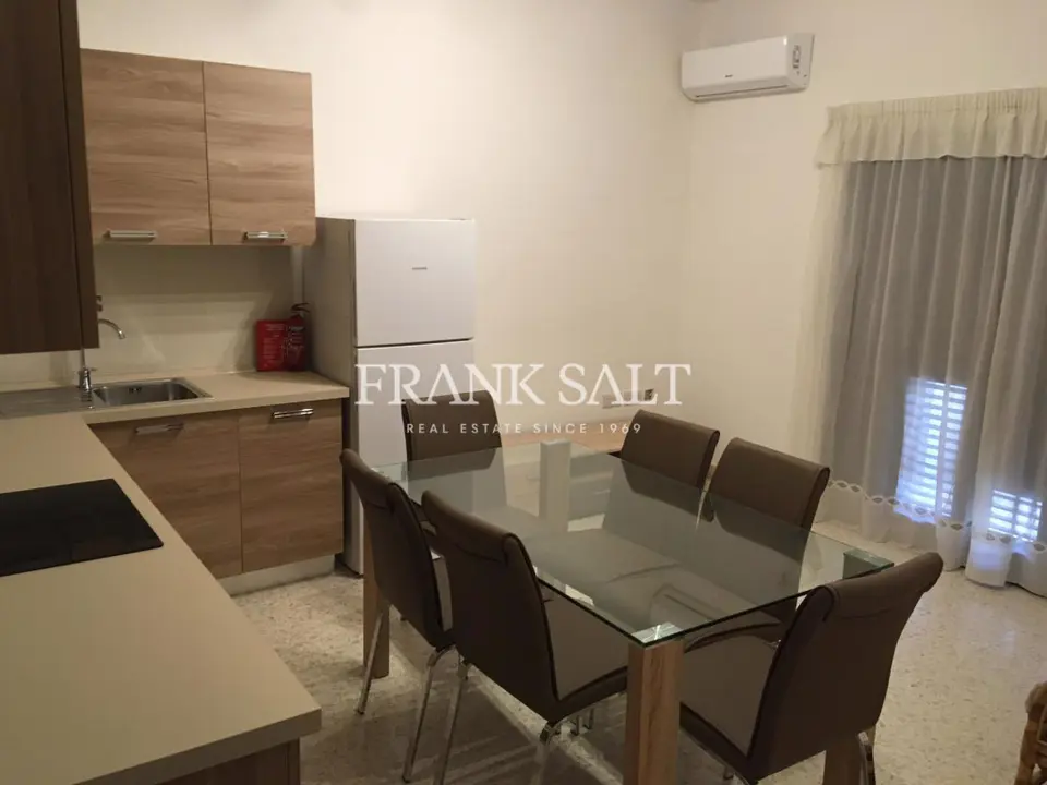 Mosta, Furnished Duplex Apartment