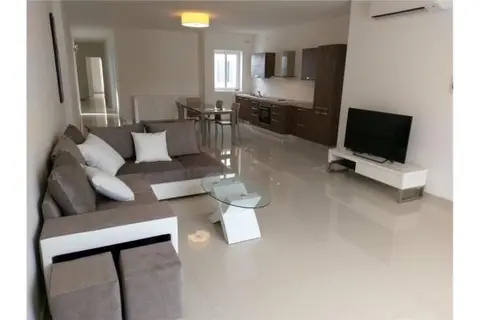 2 bedroom Penthouse to rent in Sliema