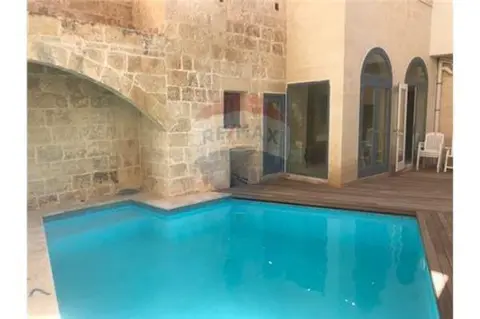 3 bedroom House of Character to rent in Birkirkara