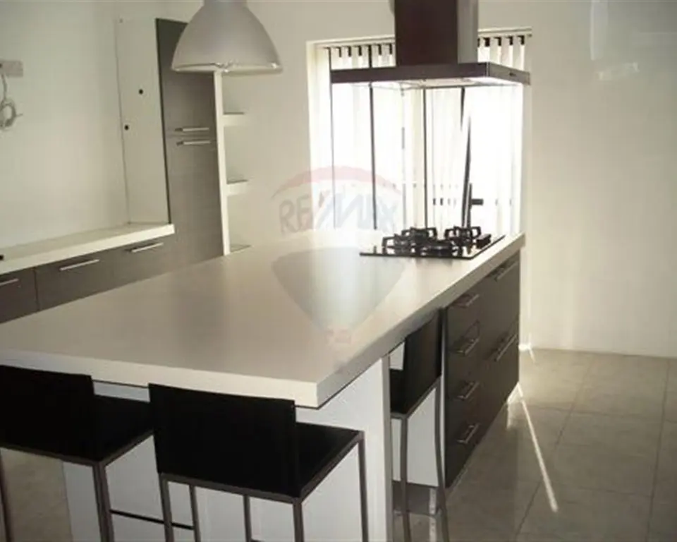 3 bedroom Apartment to rent in Swatar