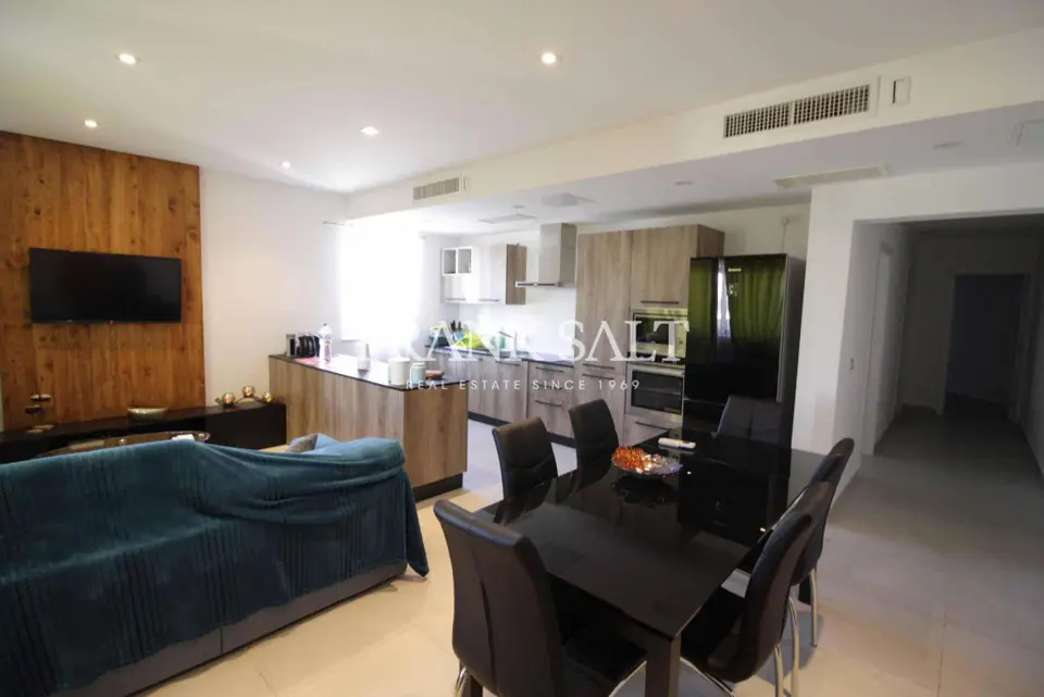 Ta Monita, Finished Maisonette