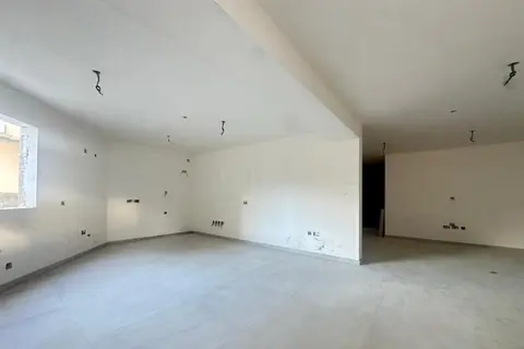 3 Bedroom Maisonette For Sale in Safi