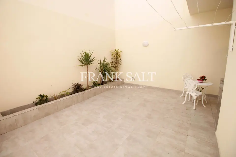 Ghaxaq, Furnished Maisonette
