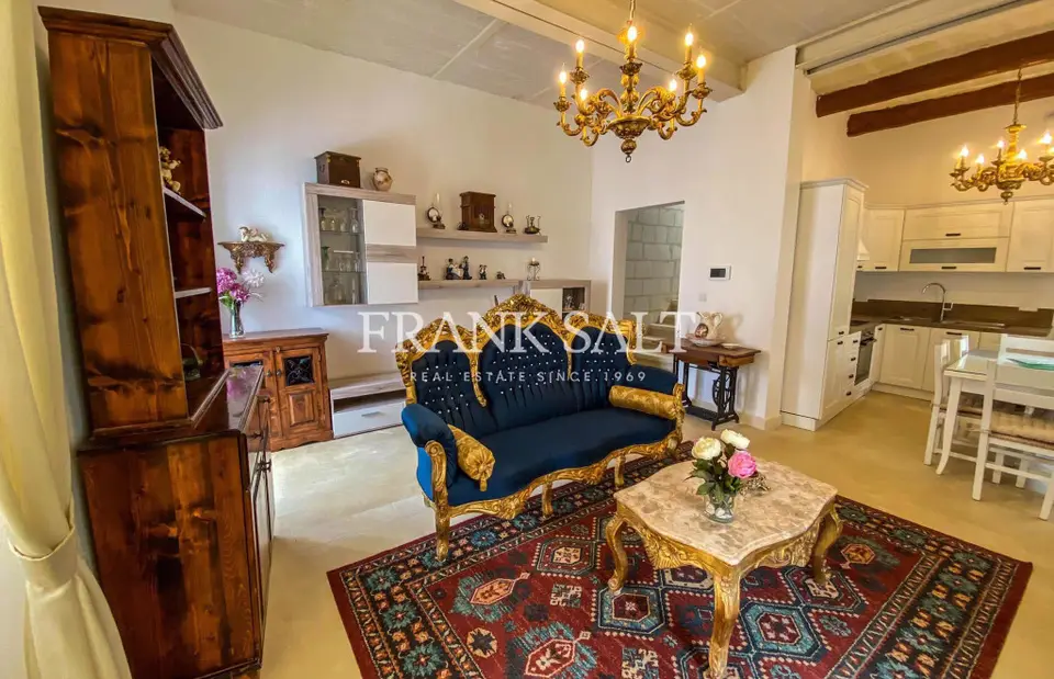 Mosta, Townhouse