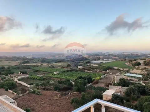 2 bedroom Penthouse to rent in Dingli
