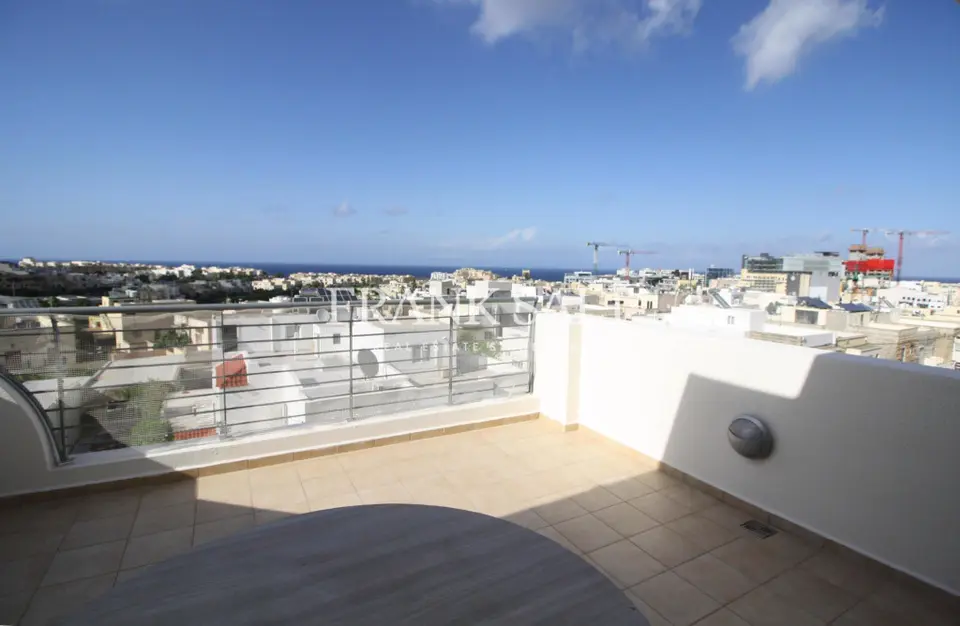 Swieqi, Furnished Penthouse