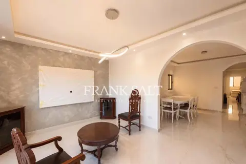 3 Bedroom Maisonette For Sale in Marsascala