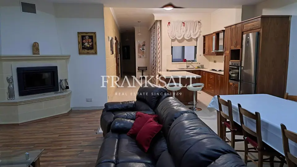Victoria, Furnished Apartment
