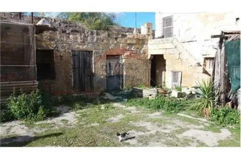 Farmhouse for sale in Kalkara