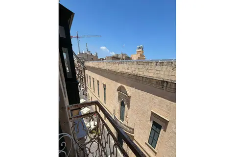1 Bedroom Apartment For Sale in Valletta