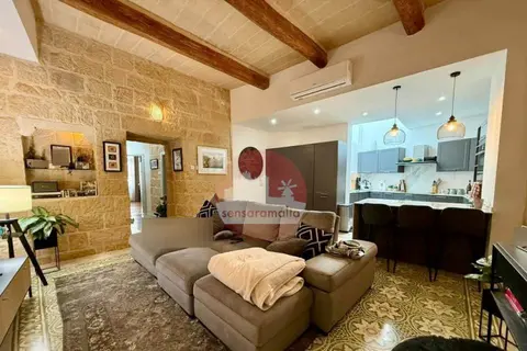 2 Bedroom Town House For Sale in Zebbug