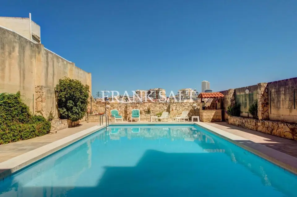St Julians, Furnished Semi-detached Villa