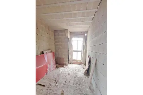 4 Bedroom Maisonette For Sale in Hamrun