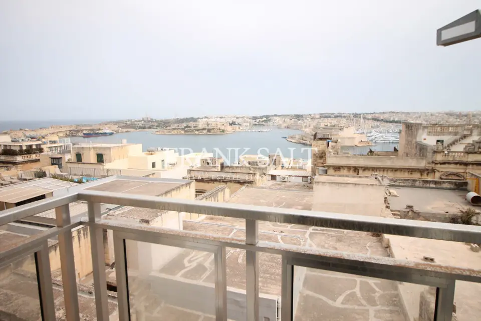 Valletta, Furnished Penthouse