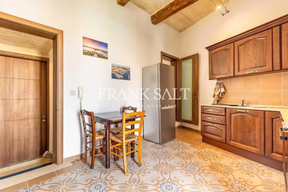 Cospicua, Fully Furnished Duplex Maisonette