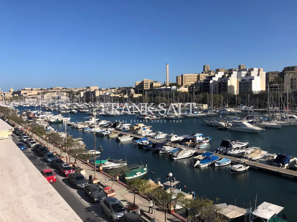 3 bedroom Penthouse to rent in Ta' Xbiex