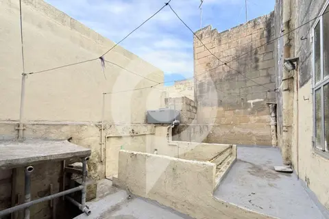 3 Bedroom Town House For Sale in Zebbug