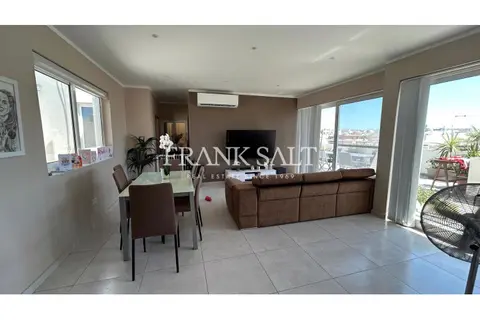 3 Bedroom Penthouse For Sale in Zejtun