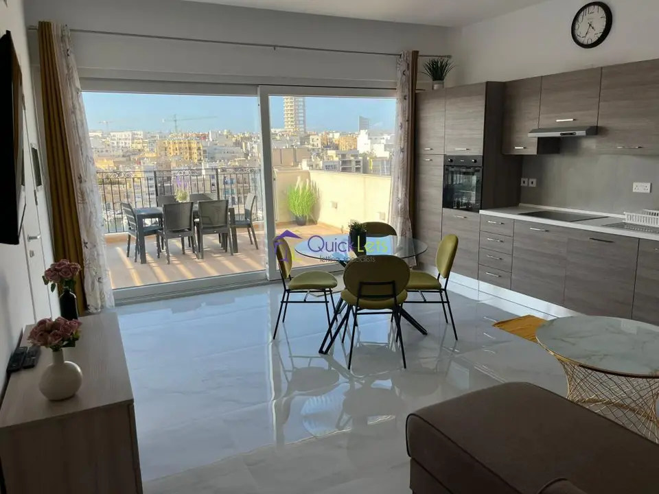 2 bedroom Penthouse to rent in Pieta