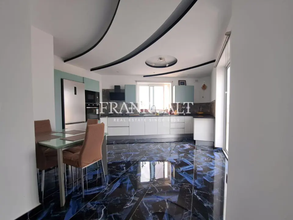 Qawra, Penthouse