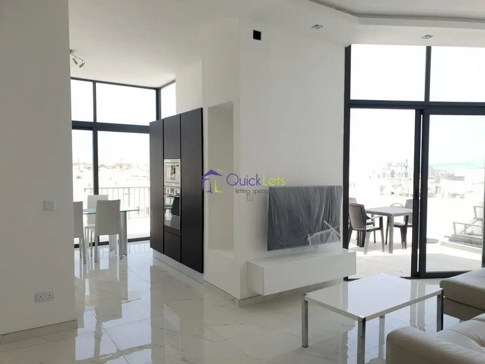 2 bedroom Penthouse to rent in Msida