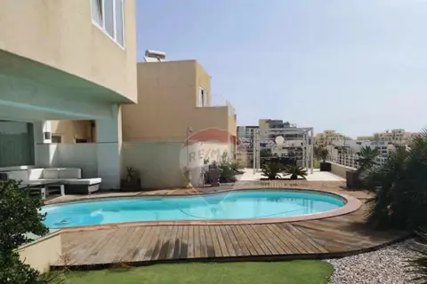 3 Bedroom Penthouse For Sale in St Julian's