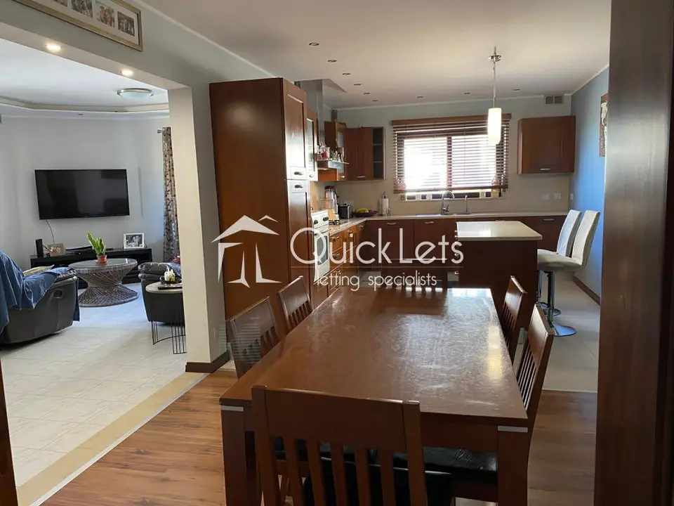 3 bedroom Maisonette to rent in St. Julians