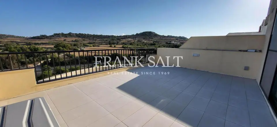 St Pauls Bay, Furnished Penthouse
