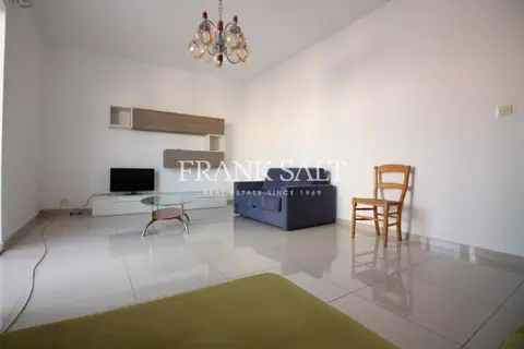 3 Bedroom Apartment For Sale in Bugibba