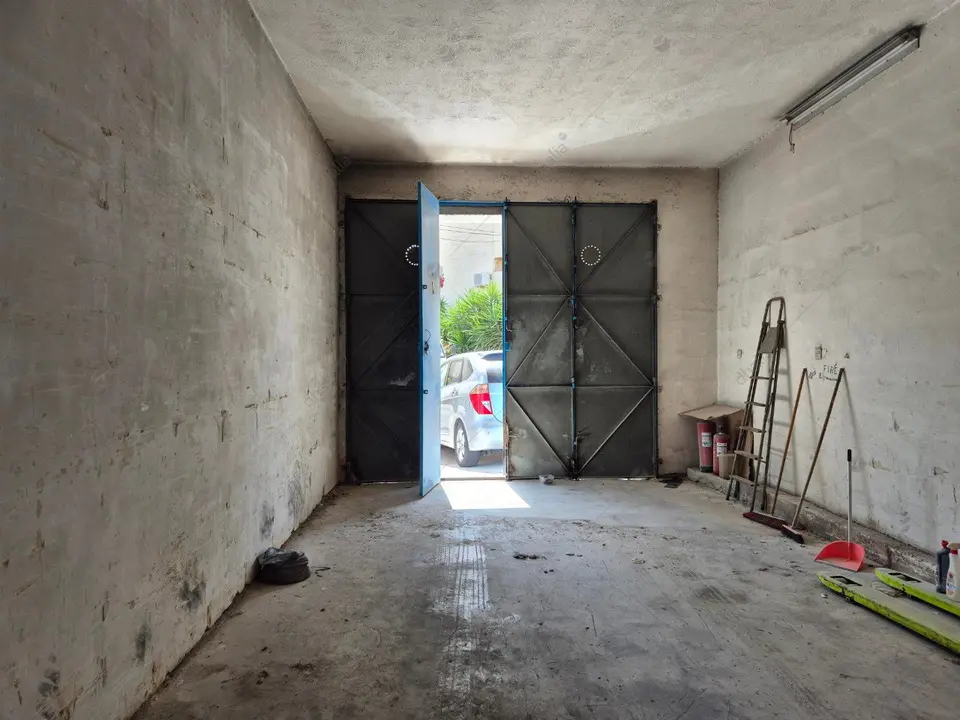 Warehouse to rent in Hamrun