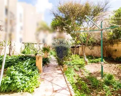 4 bedroom Maisonette for sale in Birzebbuga