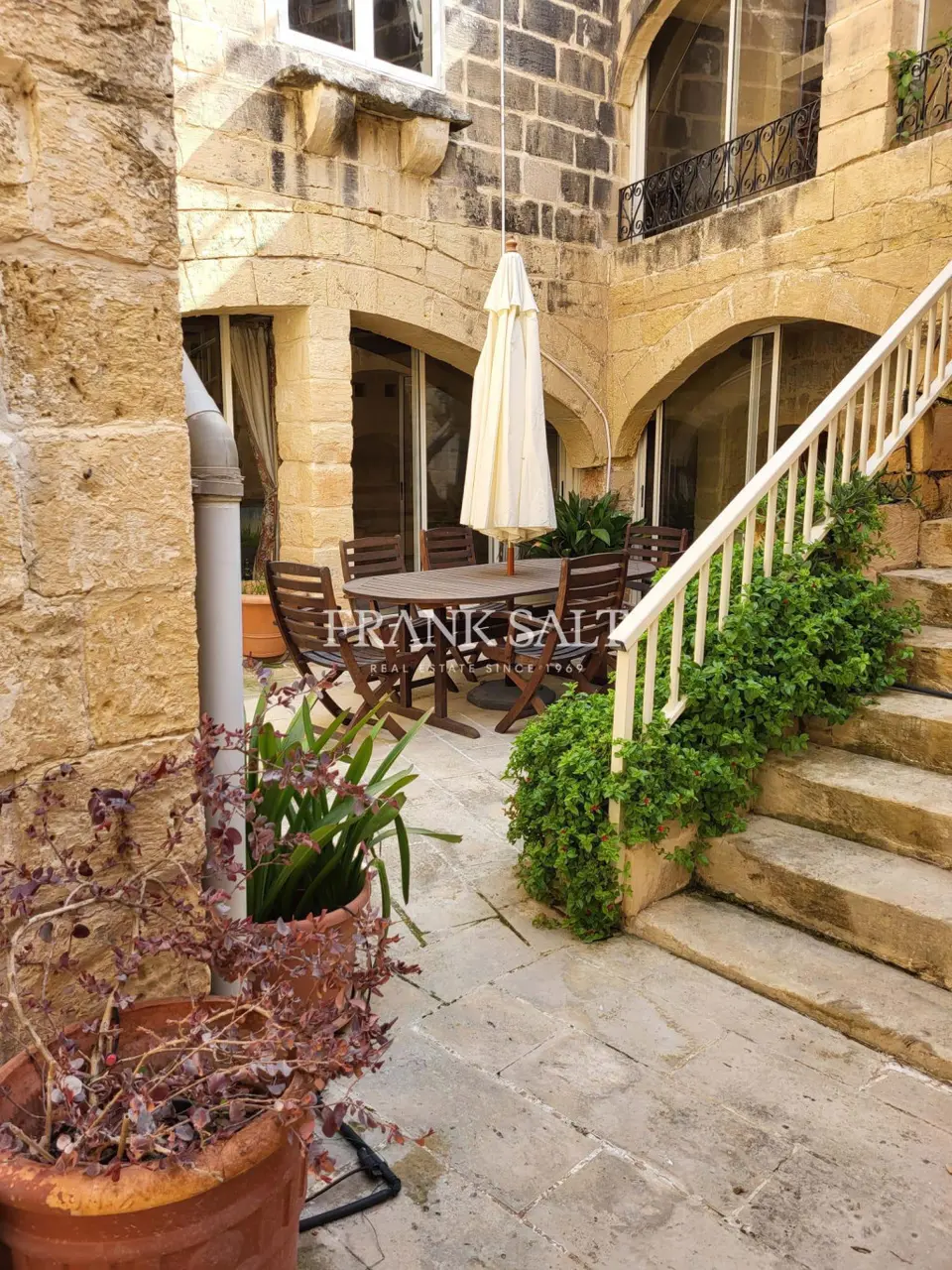 Siggiewi, Furnished House of Character