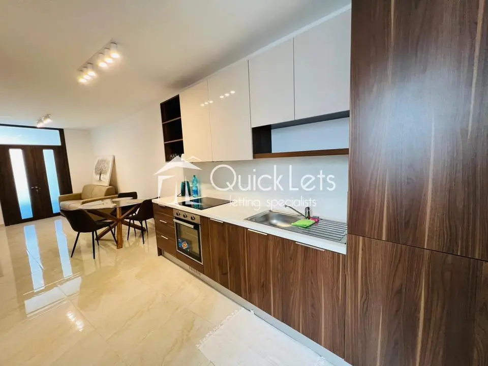 2 bedroom Penthouse to rent in Msida