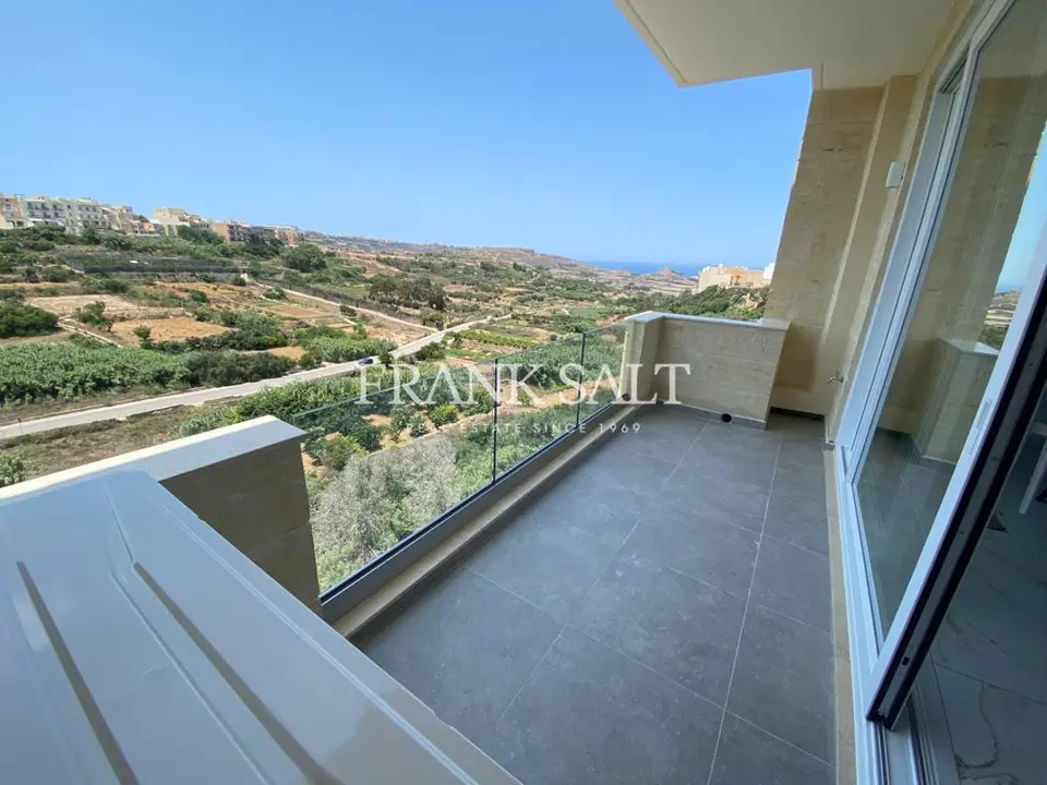 Xaghra, Furnished Maisonette