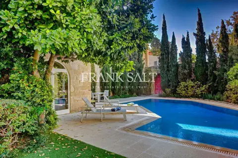 5 Bedroom House of Character For Sale in Balzan
