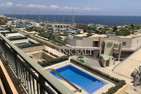 3 Bedroom Apartment For Sale in Portomaso