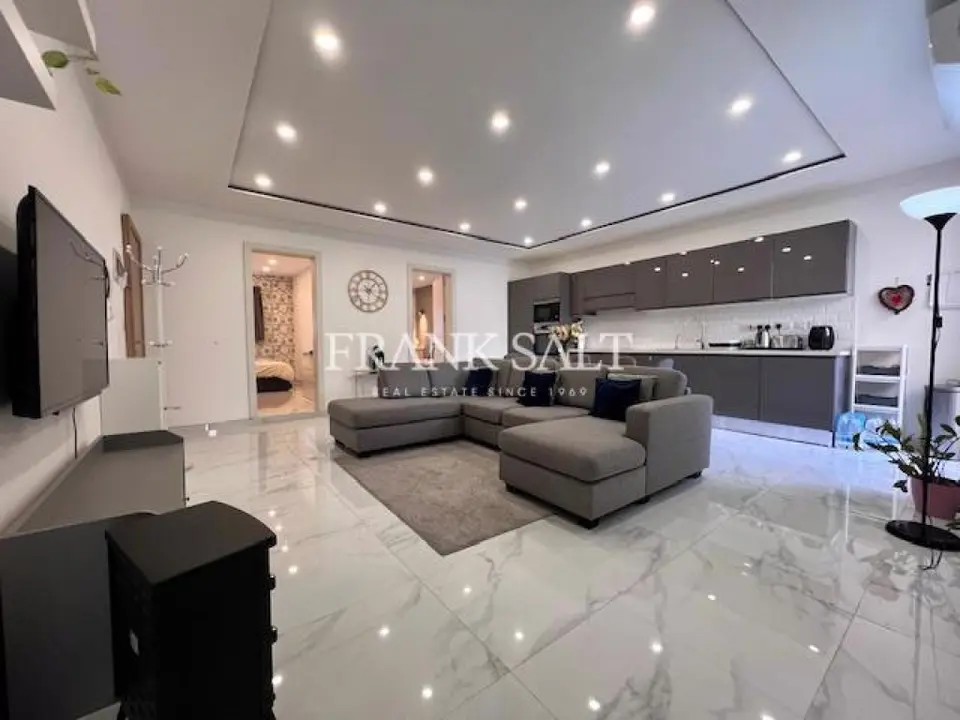 Gzira, Furnished Apartment