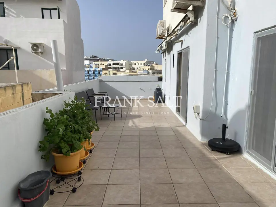 Qawra, Apartment
