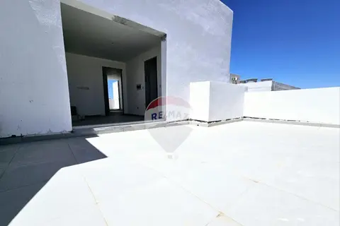 2 Bedroom Penthouse For Sale in Zabbar